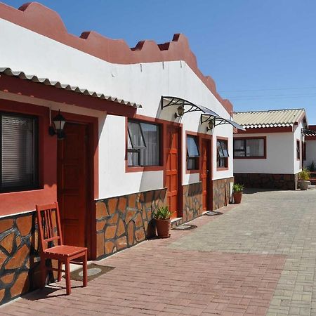 Timo's guesthouse accommodation Lüderitz Esterno foto